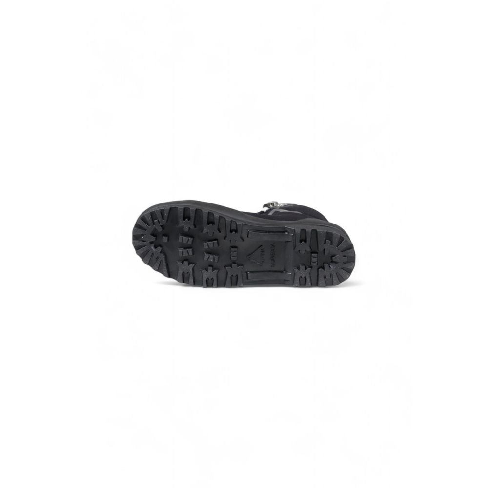 Baskets en toile noires Superga