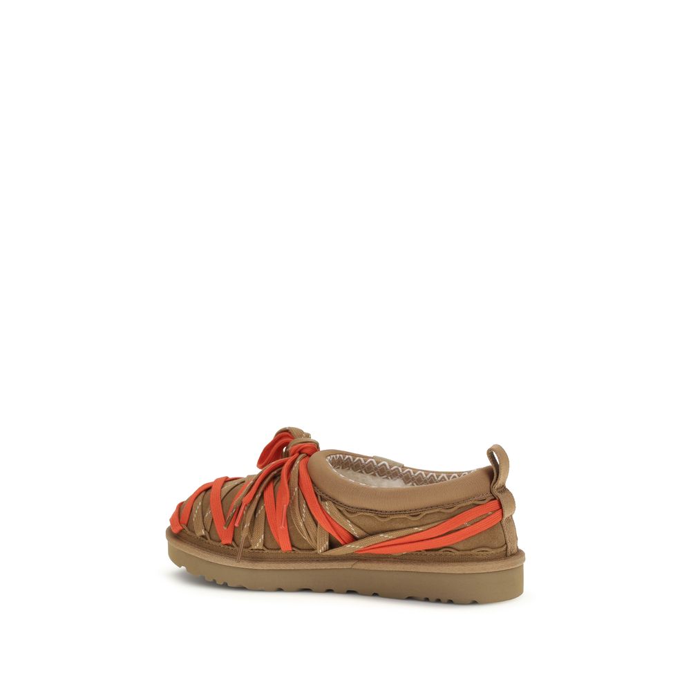 UGG Sandalen mit Multicolor-Wildlederriemen