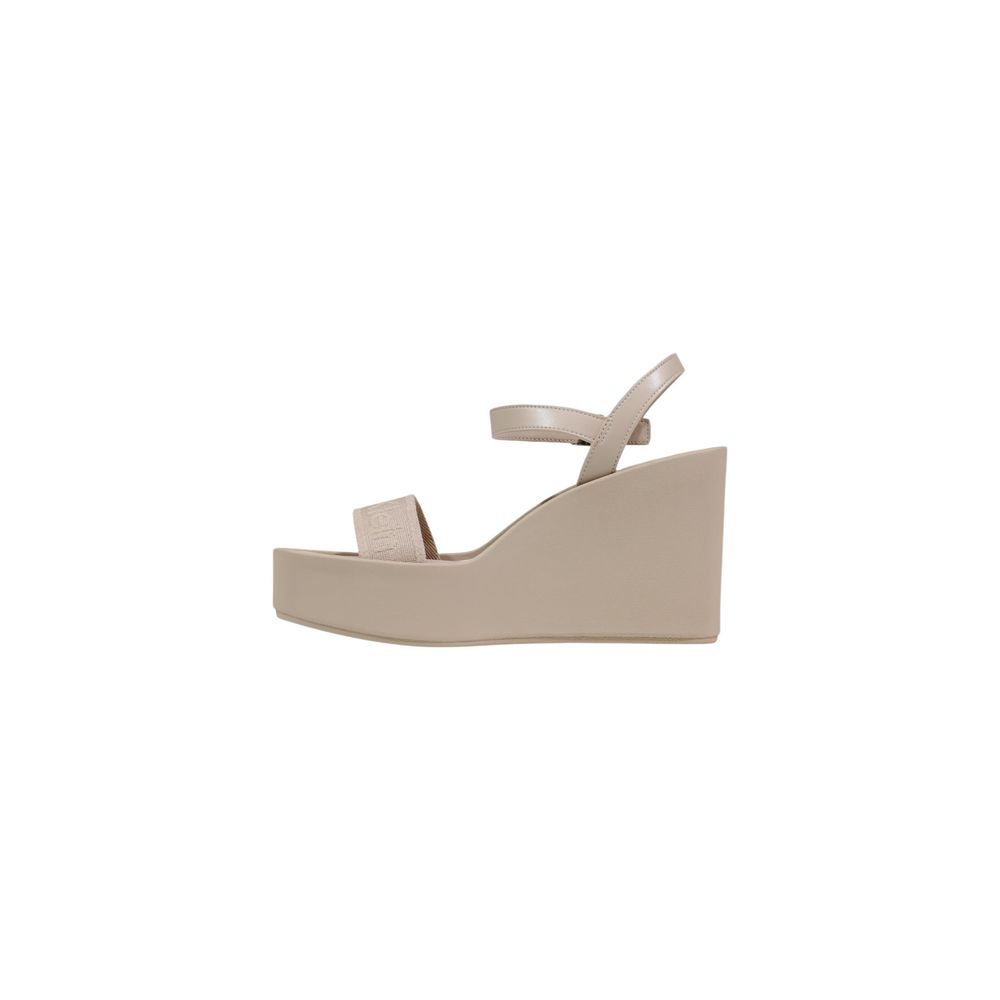 Calvin Klein Beige Polyethylen-Sandale