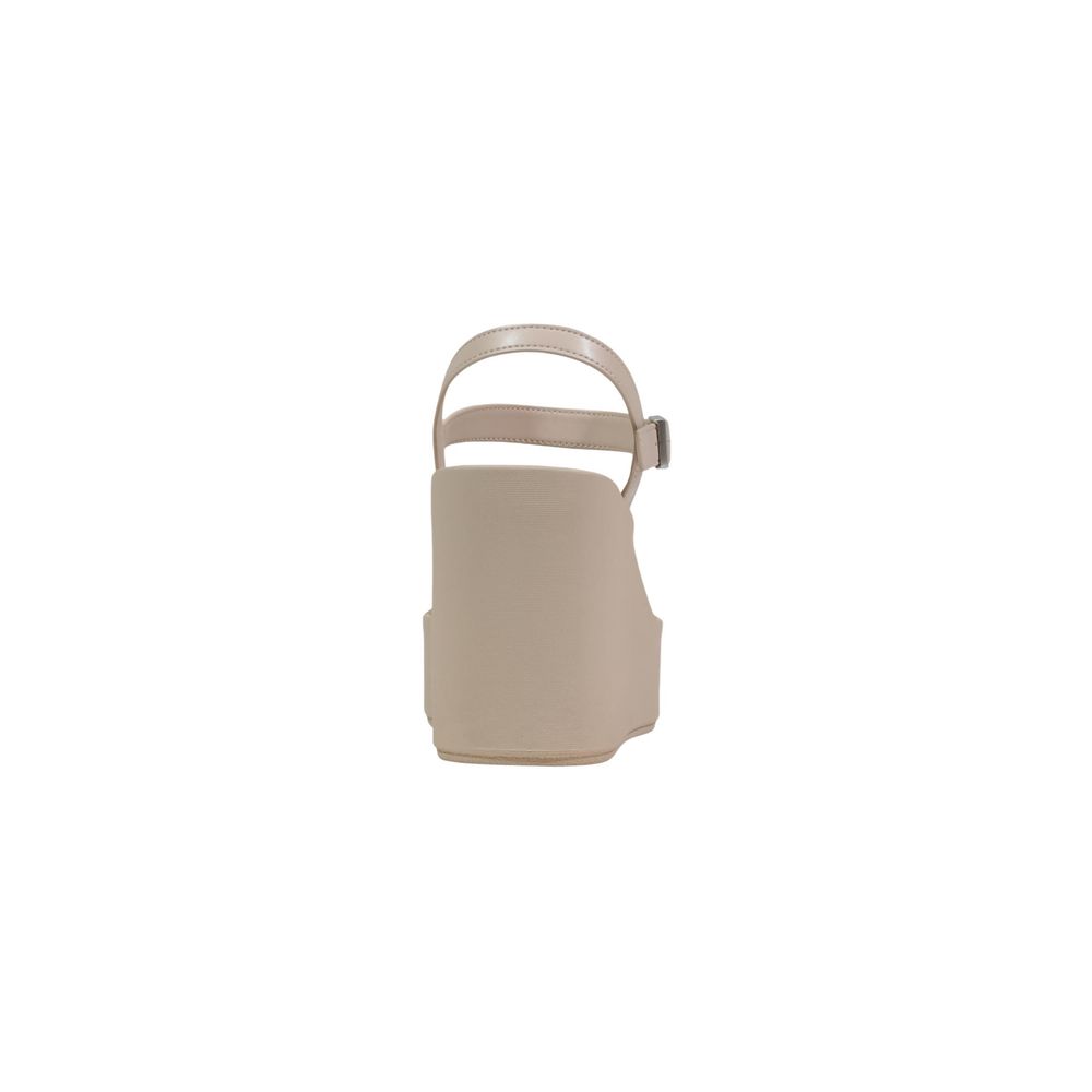 Calvin Klein Beige Polyethylen-Sandale