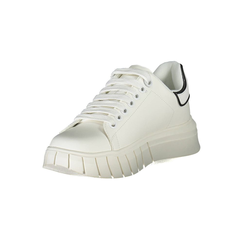 Sneakers femme Gaelle Paris blanches en polyuréthane