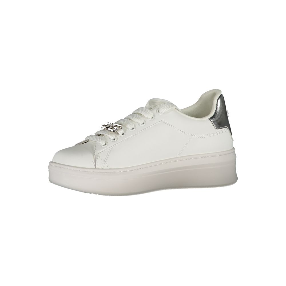 Baskets blanches Gaelle Paris en polyester style athlétique